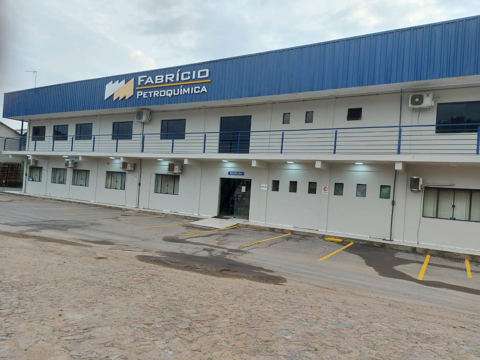 Fachada da Fabrício Indústria Petroquímica
