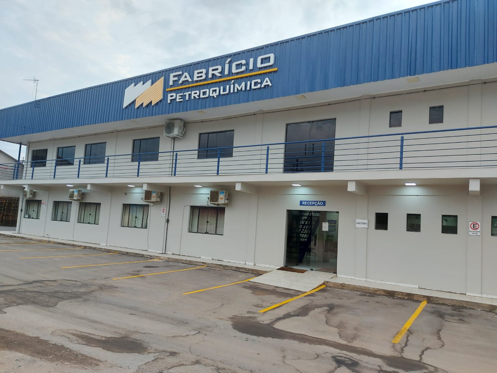 Vista da fachada Fabrício Petroquímica